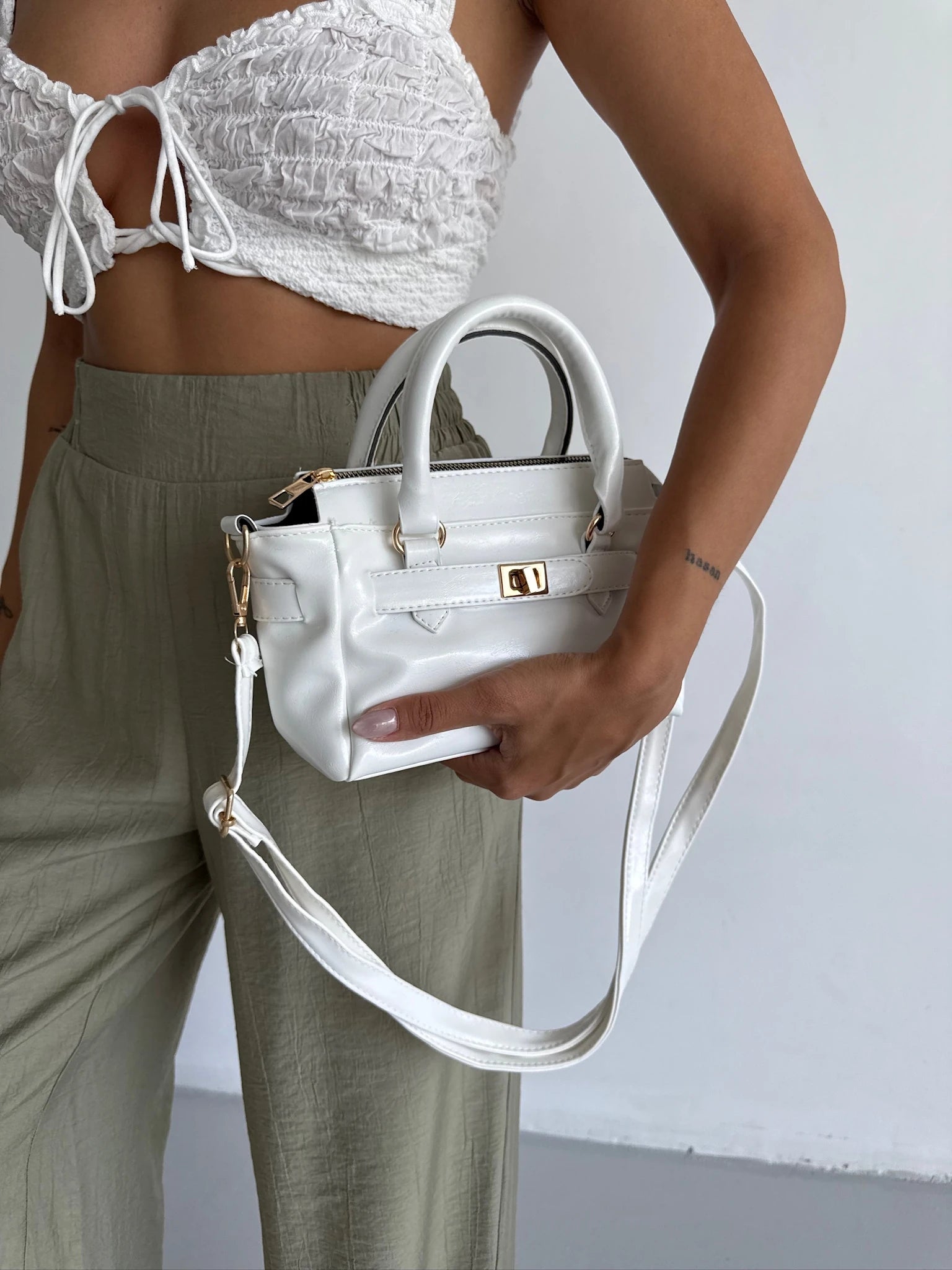 Kadın Kilit Detaylı Çapraz Askılı Çanta Moss - Beyaz