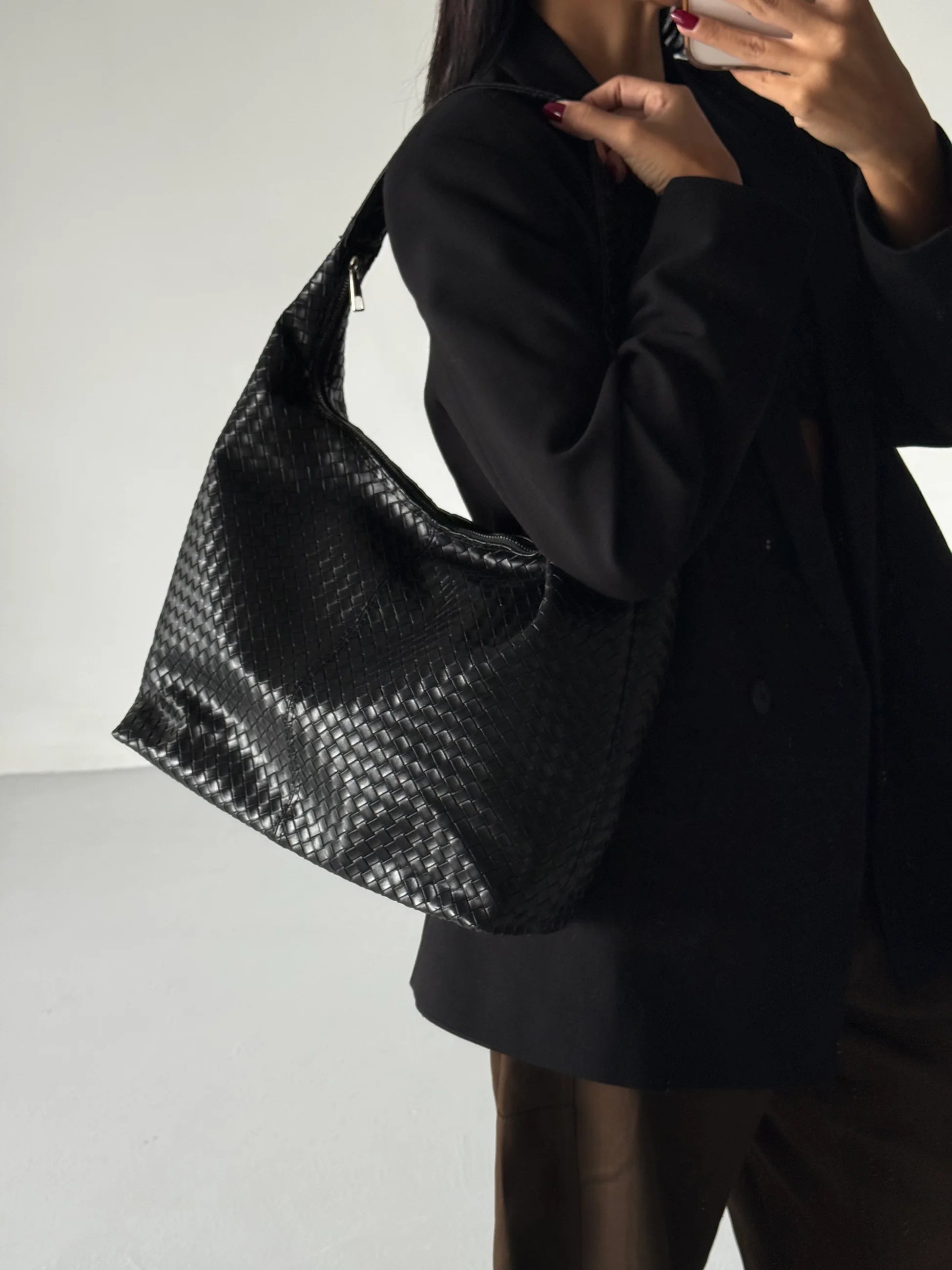 Kadın Salaş Fermuarlı Omuz Çantası Nora - Siyah Örgülü