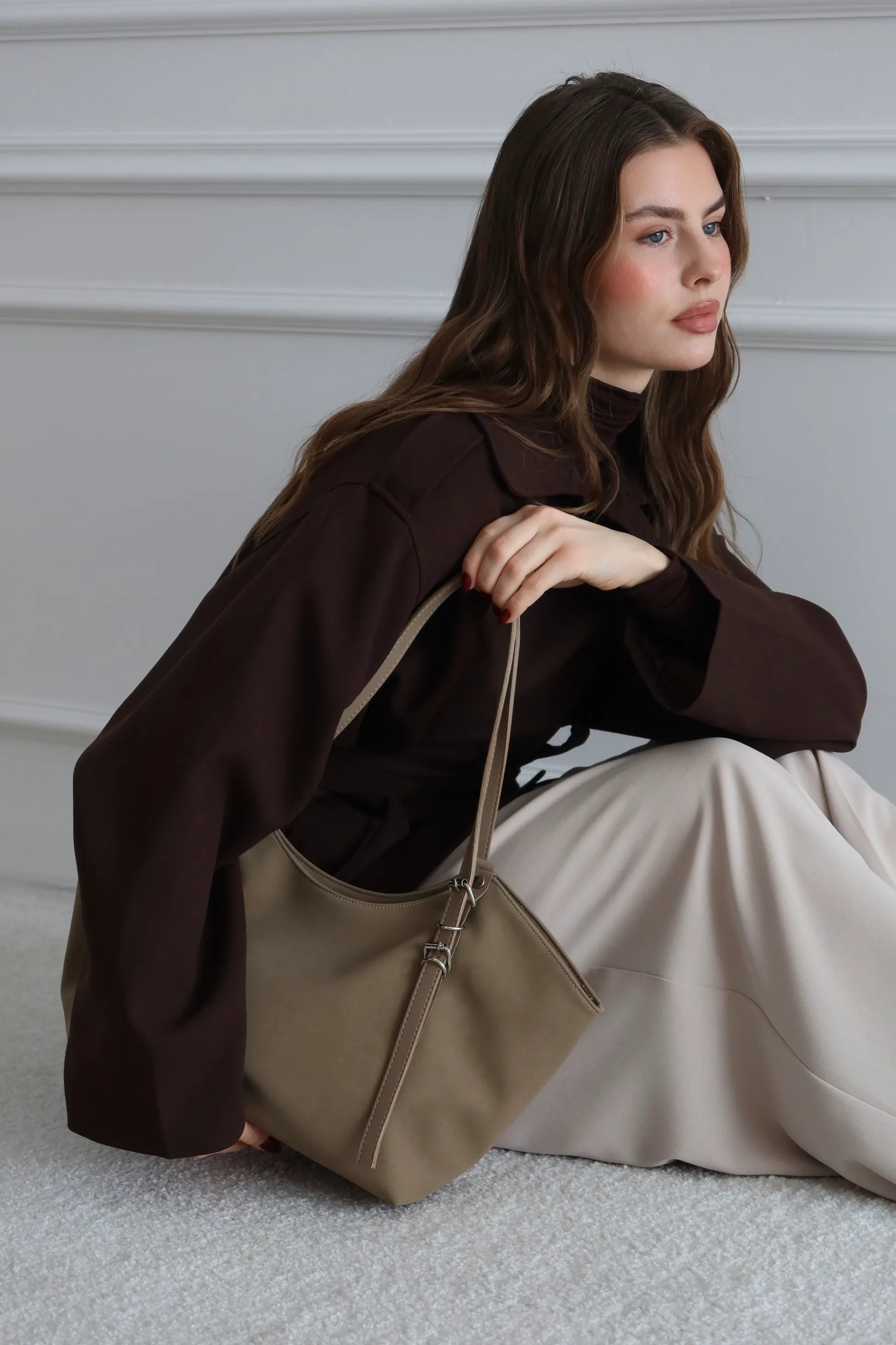 Kadın Toka Detaylı Fermuarlı Omuz Çantası Riva - Vizon Süet