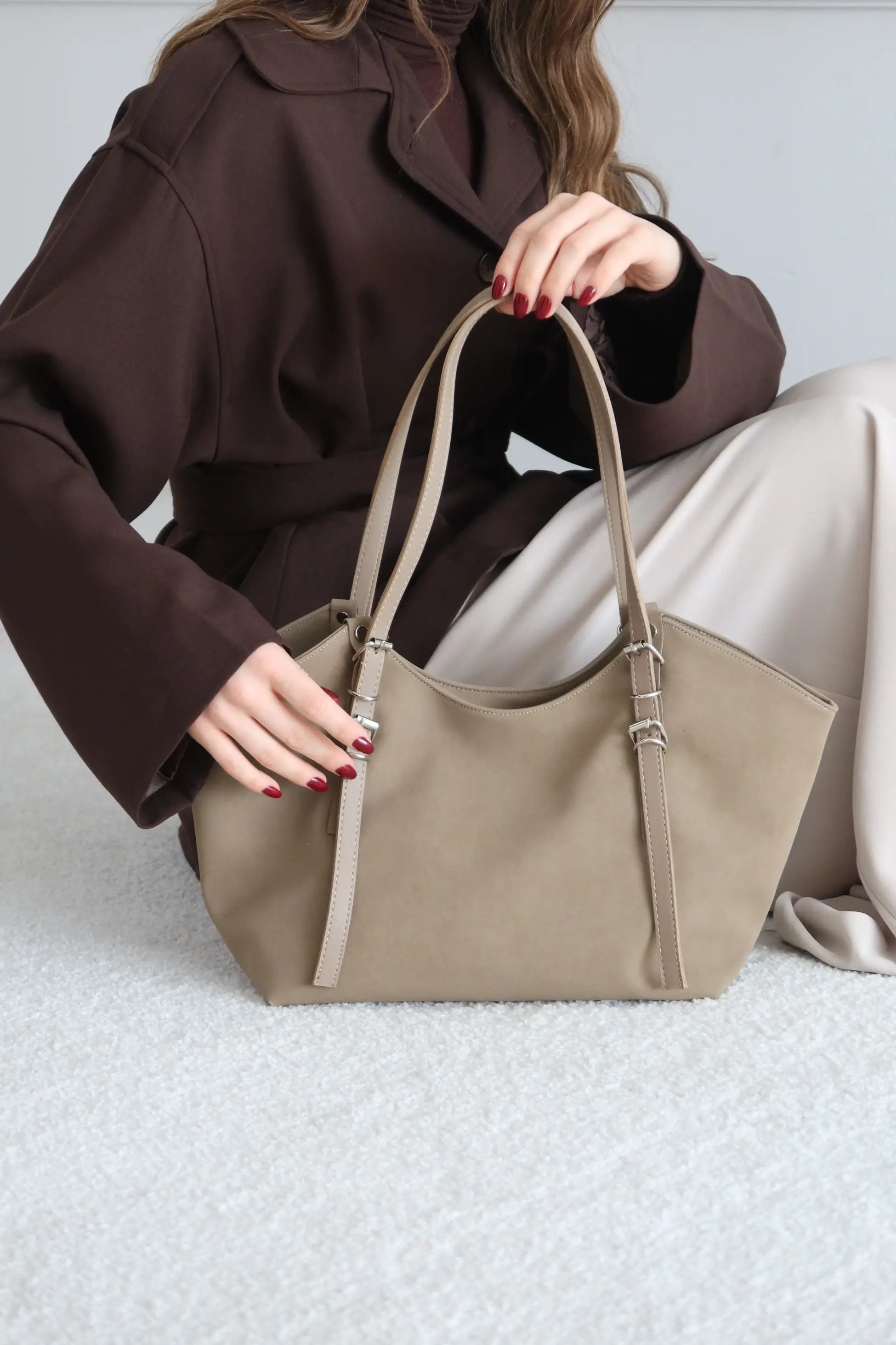 Kadın Toka Detaylı Fermuarlı Omuz Çantası Riva - Vizon Süet