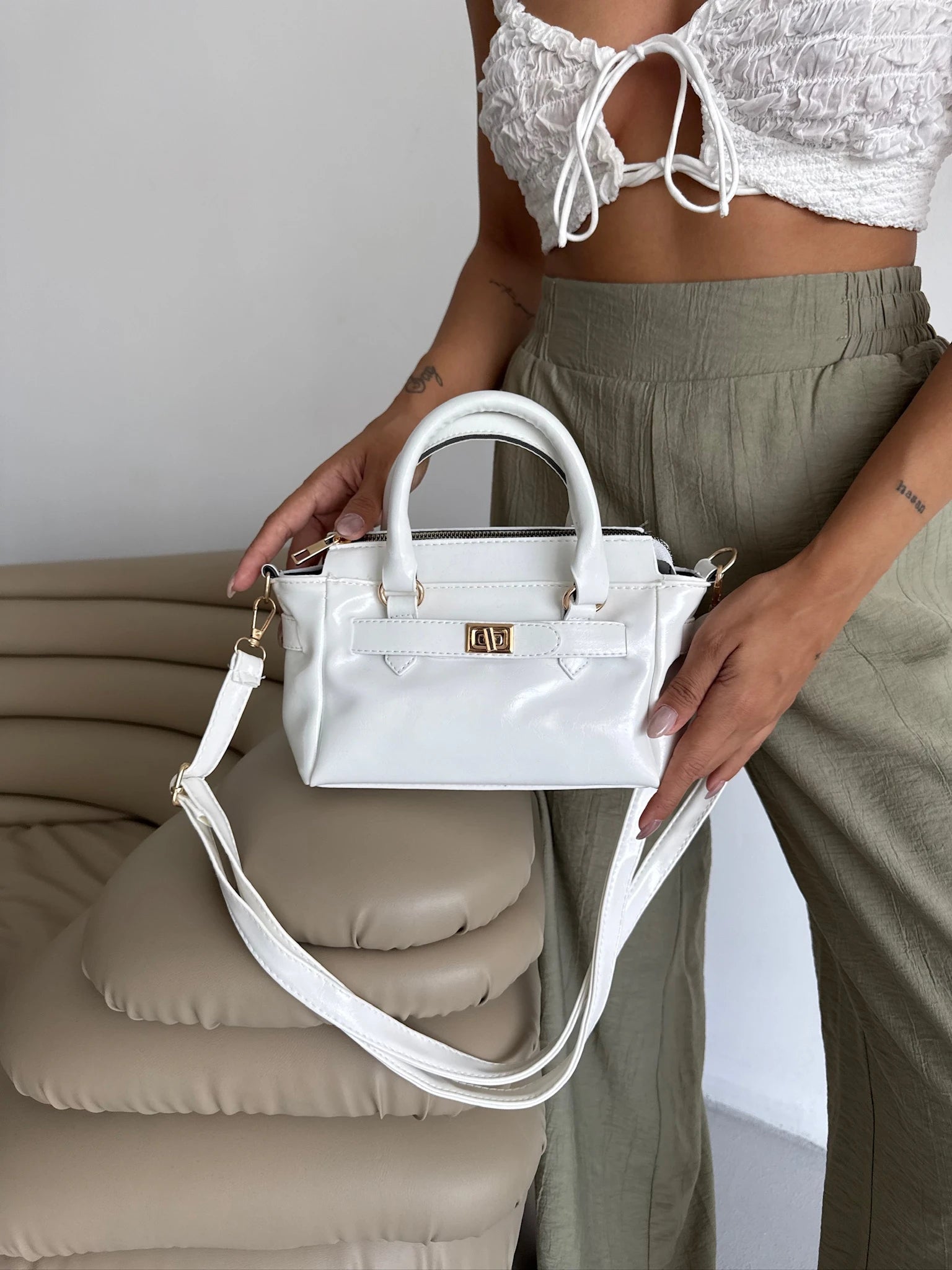 Kadın Kilit Detaylı Çapraz Askılı Çanta Moss - Beyaz