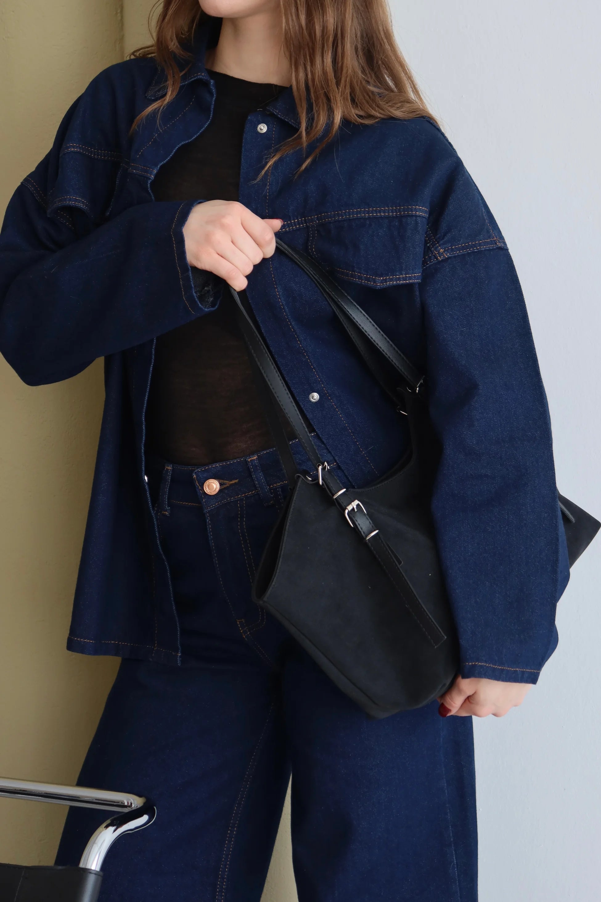 Kadın Toka Detaylı Fermuarlı Omuz Çantası Riva - Siyah Süet