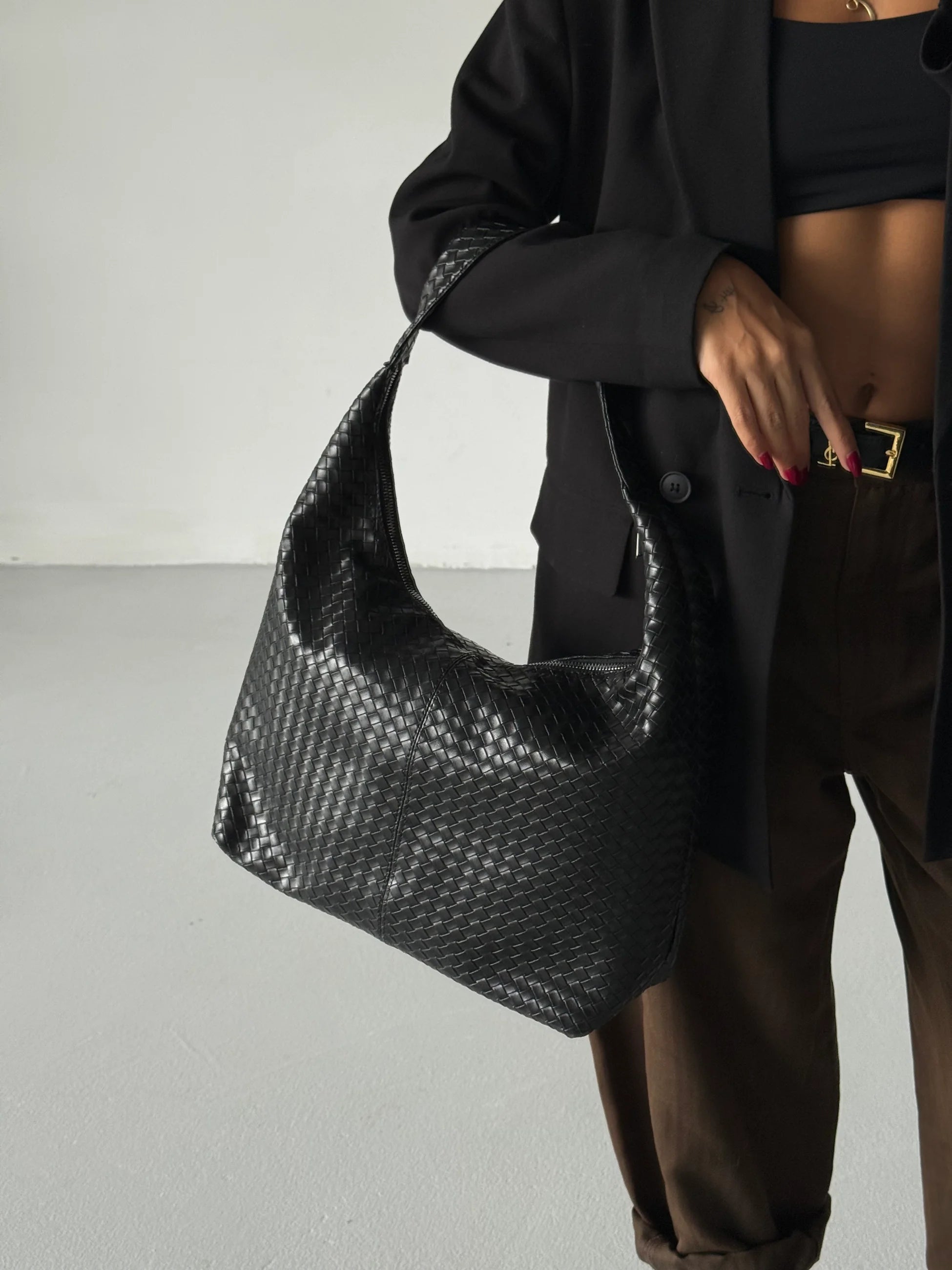 Kadın Salaş Fermuarlı Omuz Çantası Nora - Siyah Örgülü