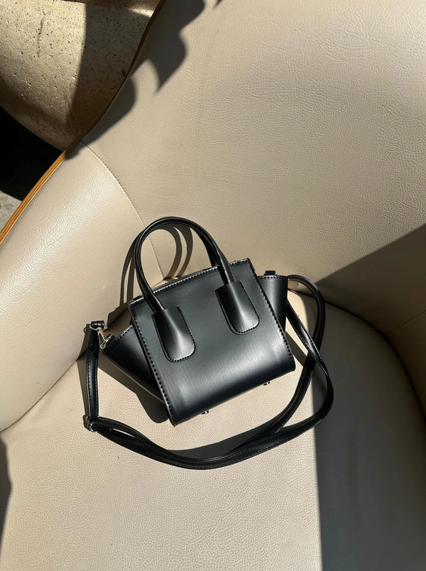 Kadın Fermuarlı Çapraz Askılı Omuz Çantası Eleni - Siyah