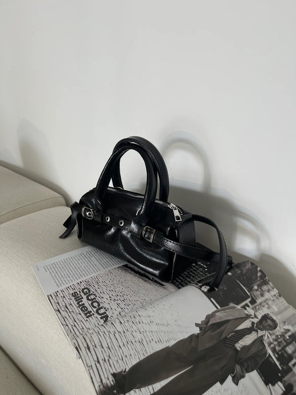 Kadın Toka Detaylı Çapraz Askılı Omuz Çantası Matty - Siyah