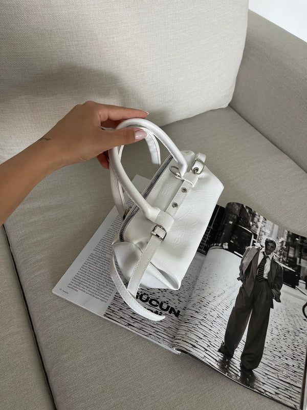 Kadın Toka Detaylı Çapraz Askılı Omuz Çantası Matty - Beyaz