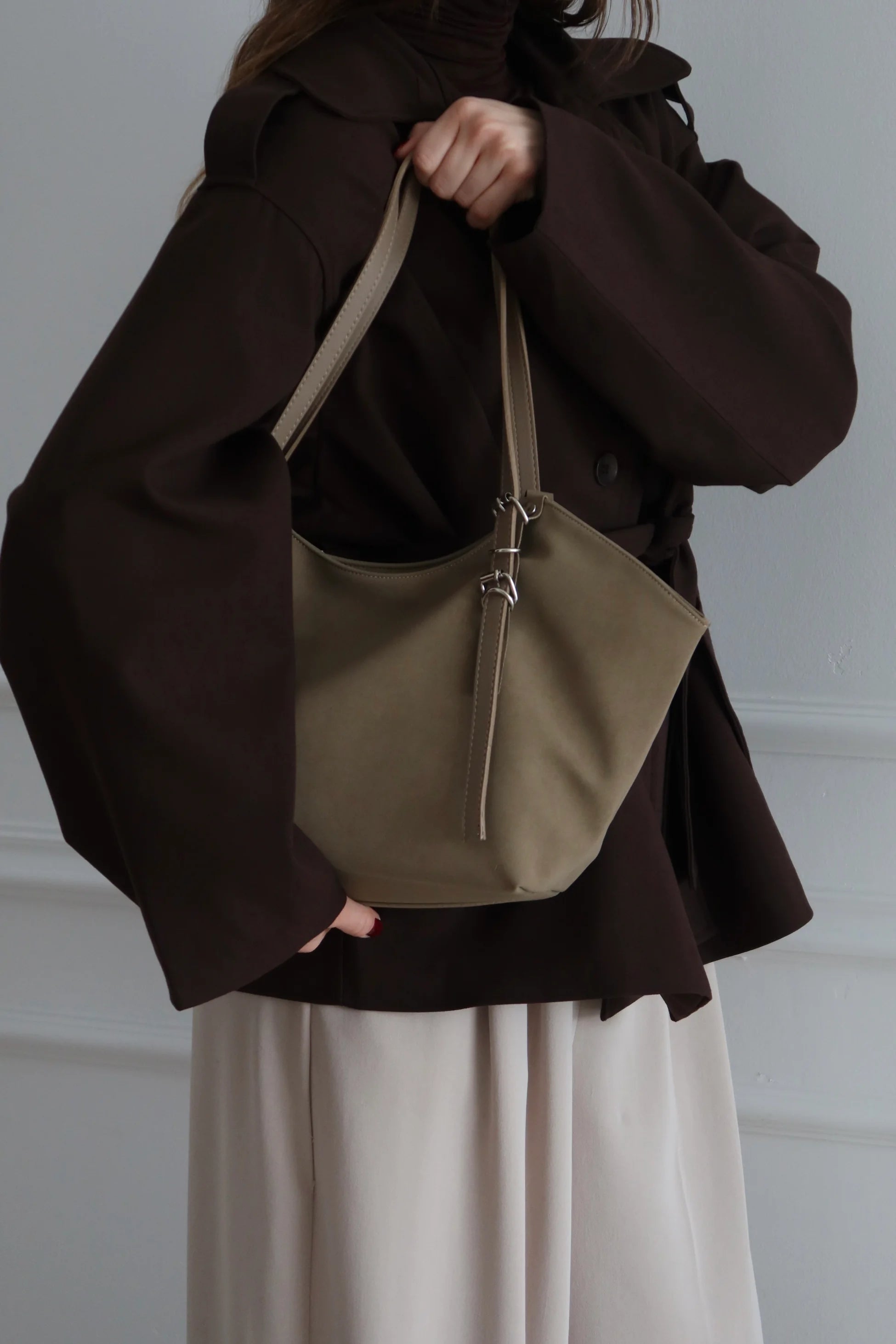 Kadın Toka Detaylı Fermuarlı Omuz Çantası Riva - Vizon Süet