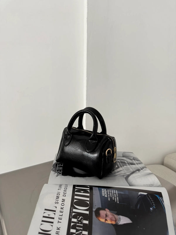 Kadın Fermuarlı Omuz Askılı Çapraz Çanta Victor - Siyah