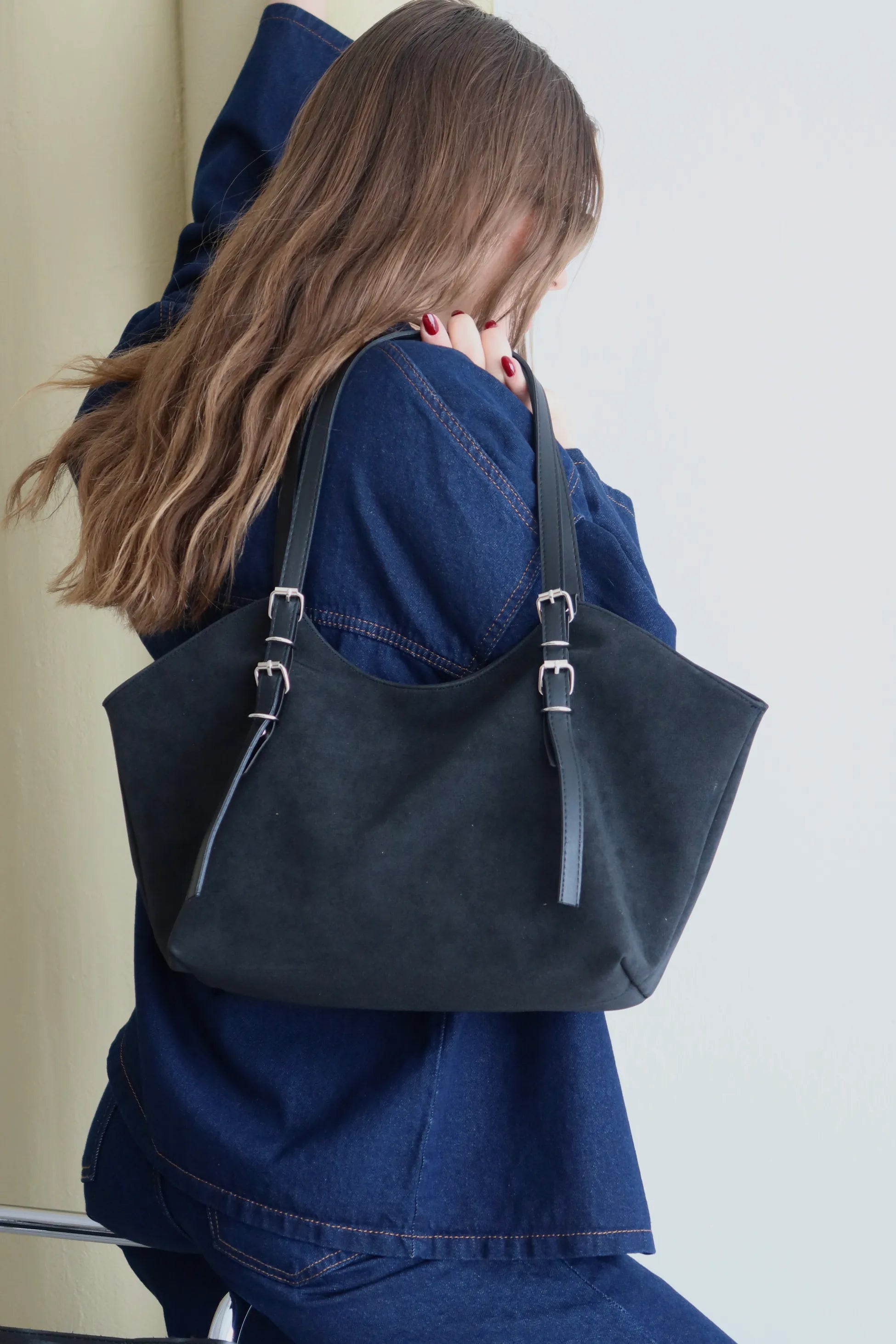 Kadın Toka Detaylı Fermuarlı Omuz Çantası Riva - Siyah Süet