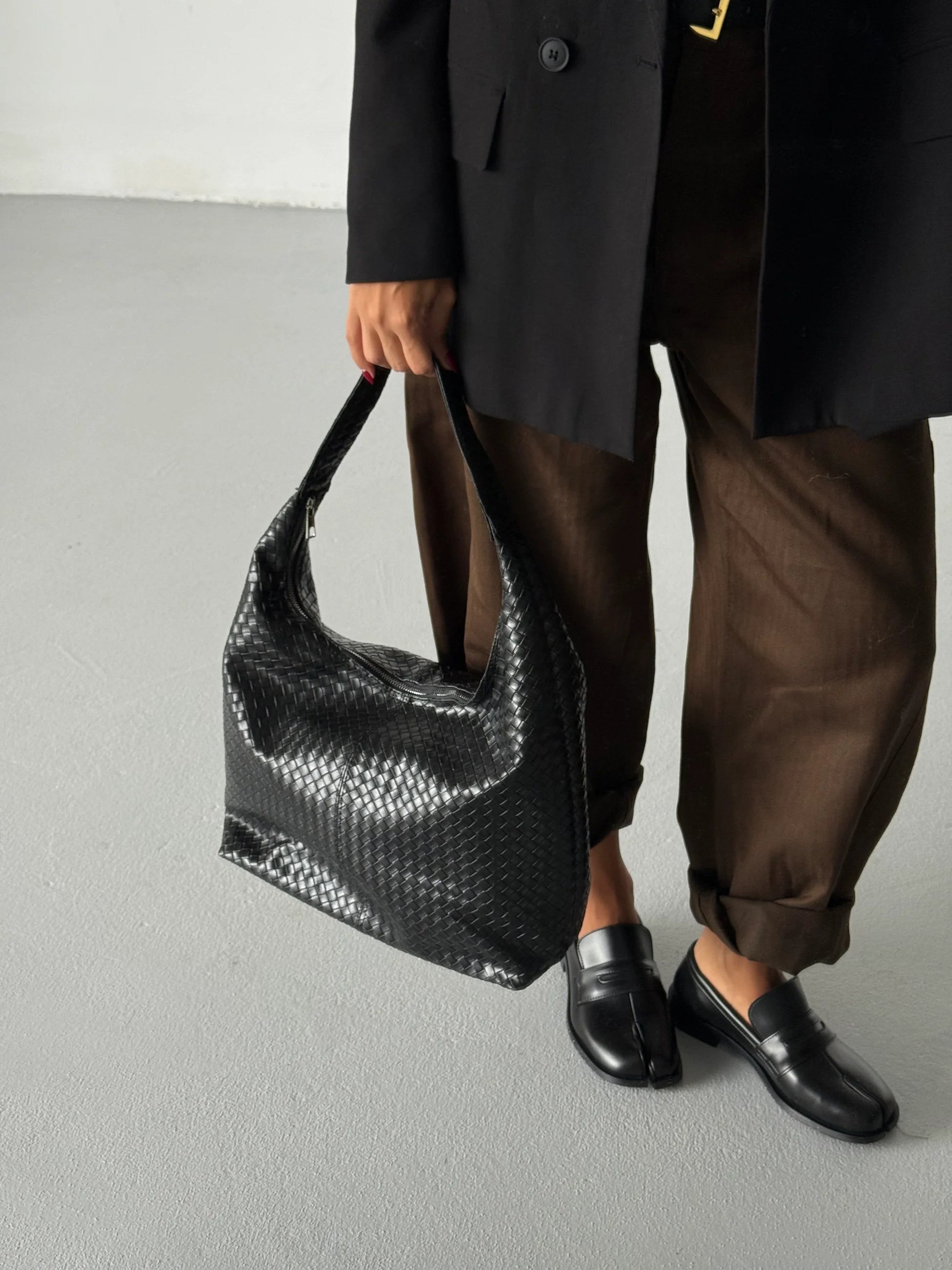 Kadın Salaş Fermuarlı Omuz Çantası Nora - Siyah Örgülü