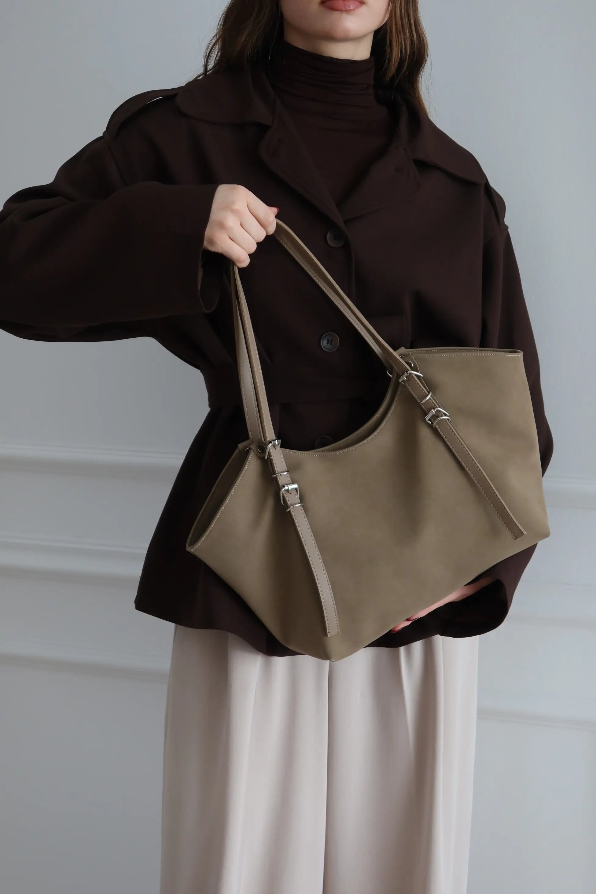 Kadın Toka Detaylı Fermuarlı Omuz Çantası Riva - Vizon Süet